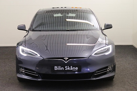 Tesla Model S 4 of 5