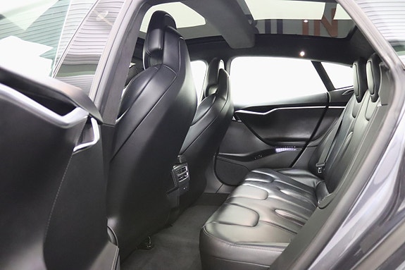 Tesla Model S 28 of 30