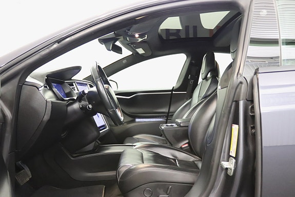 Tesla Model S 27 of 30