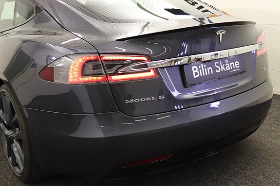 Tesla Model S 11 of 30