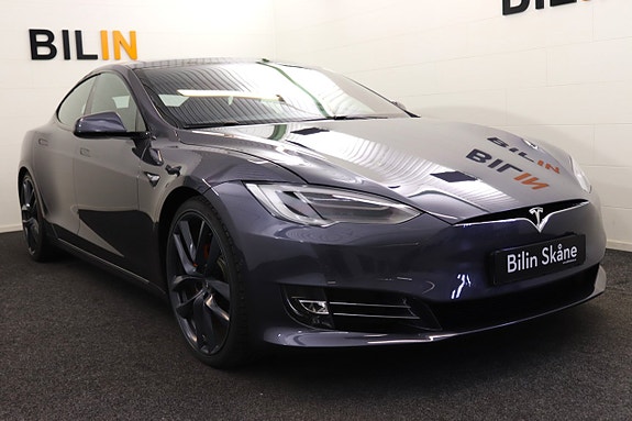 Tesla Model S 2 of 5