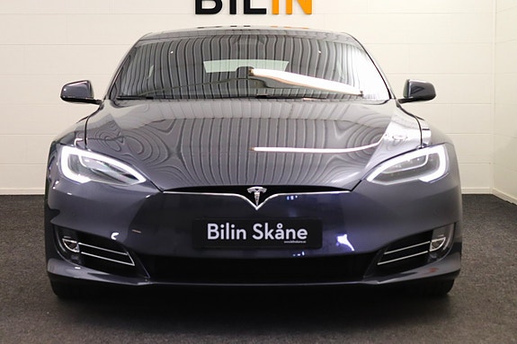 Tesla Model S 3 of 5