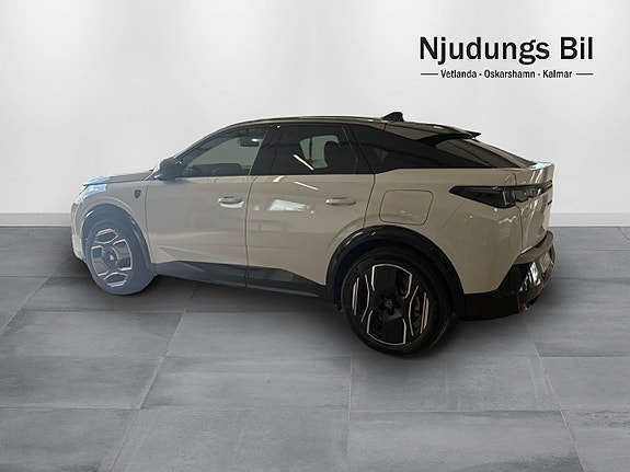 Peugeot 3008 2 of 5