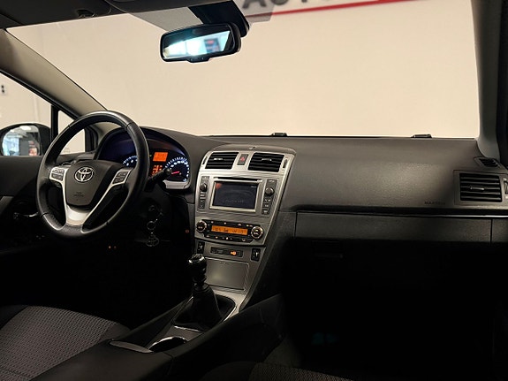 Toyota Avensis 9 of 22