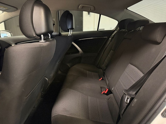 Toyota Avensis 8 of 22