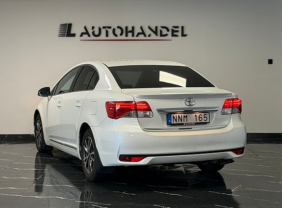 Toyota Avensis 4 of 5