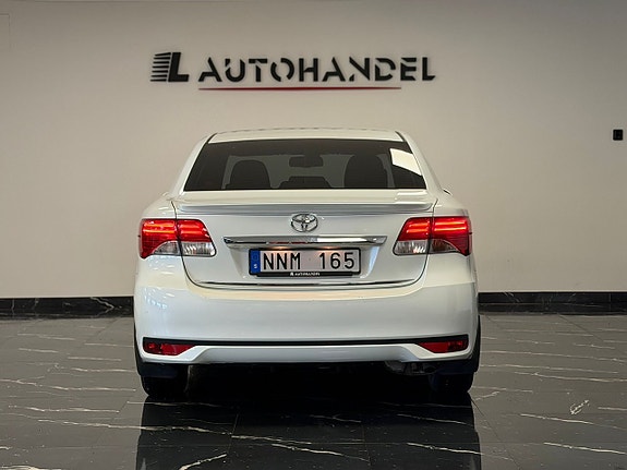 Toyota Avensis 5 of 5