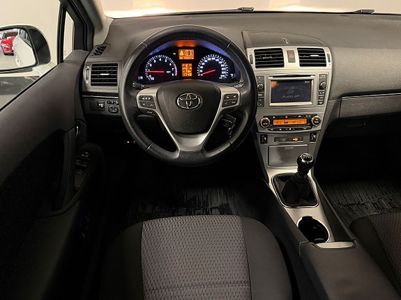 Toyota Avensis 13 of 22