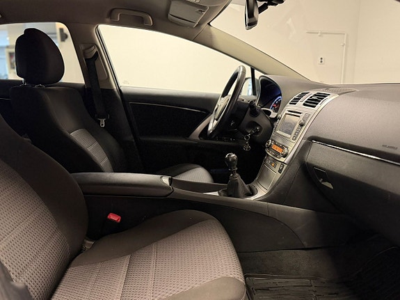 Toyota Avensis 19 of 22