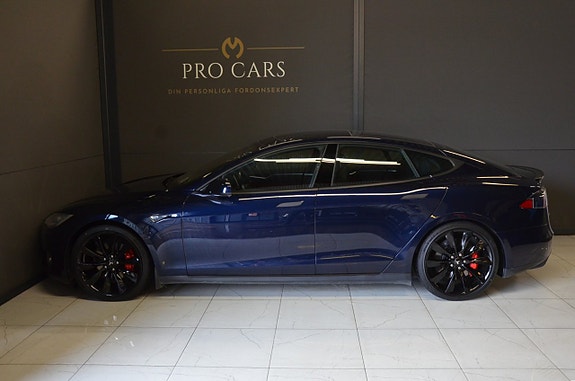 Tesla Model S 3 of 5
