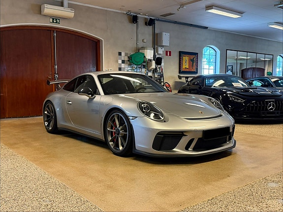 Porsche 911 3 of 5