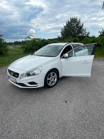 Volvo V60 4 of 5