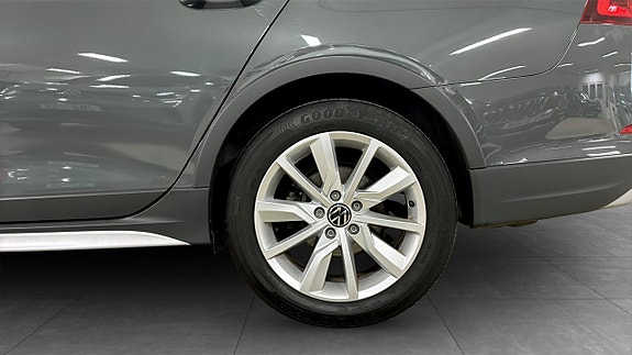 Volkswagen Golf Alltrack 6 of 14