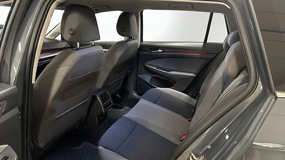 Volkswagen Golf Alltrack 12 of 14