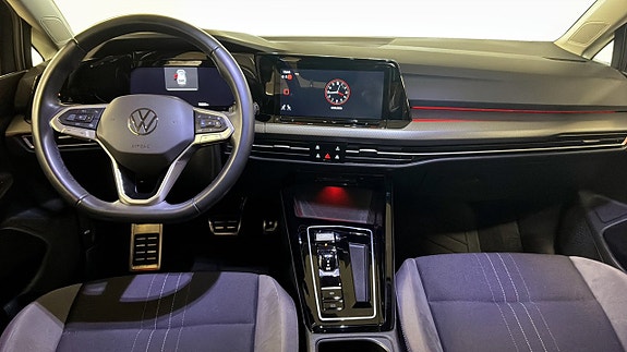 Volkswagen Golf Alltrack 10 of 14