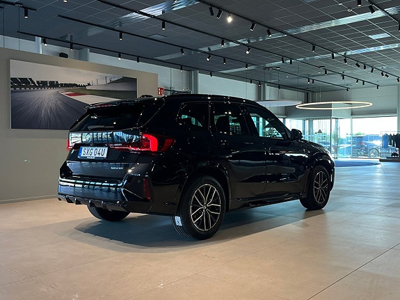 BMW X1 4 of 17