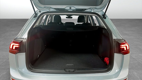 Volkswagen Golf VIII 11 of 12