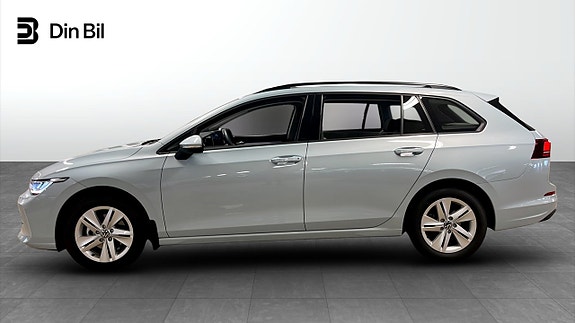 Volkswagen Golf VIII 2 of 12