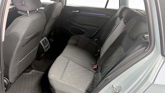 Volkswagen Golf VIII 10 of 12