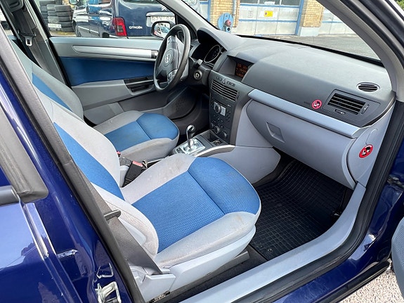 Opel Astra 9 of 12