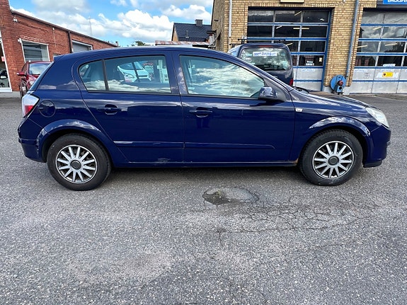 Opel Astra 8 of 12