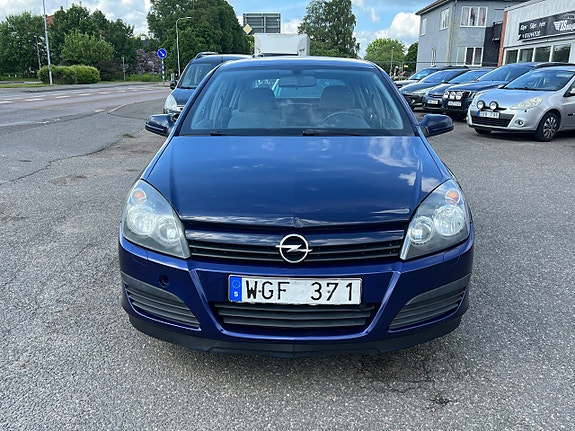 Opel Astra 2 of 5