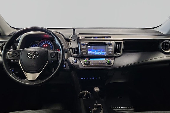 Toyota RAV4 8 of 10