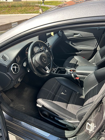 Mercedes-Benz CLA200 11 of 11