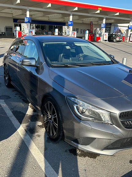 Mercedes-Benz CLA200 4 of 5