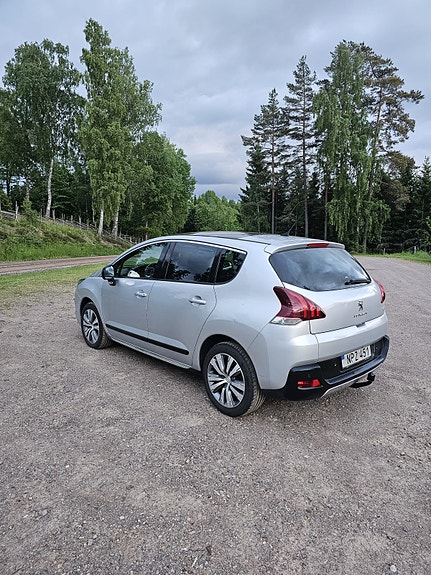 Peugeot 3008 3 of 5
