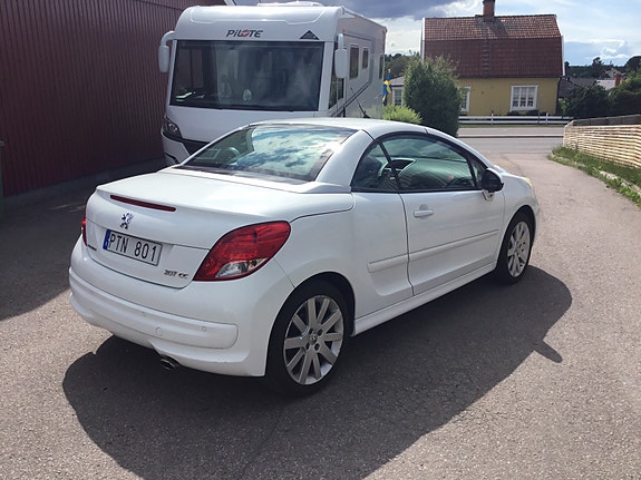 Peugeot 207 CC 2 of 5