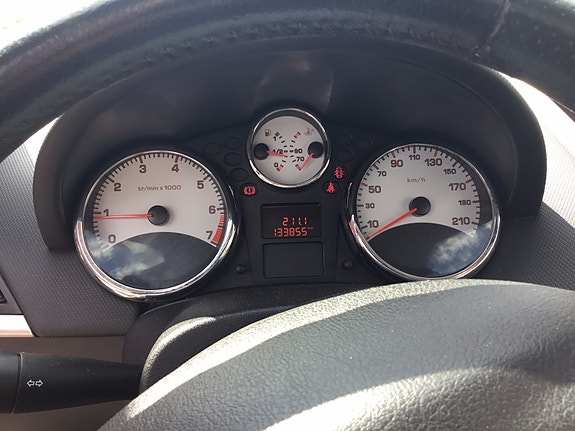 Peugeot 207 CC 4 of 5