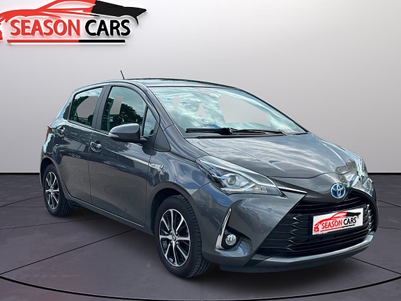 Toyota Yaris 3 of 5