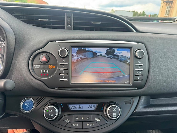 Toyota Yaris 8 of 10
