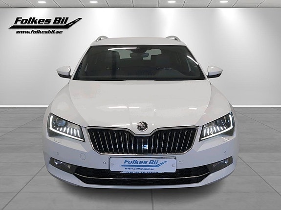 Skoda Superb 2 of 5