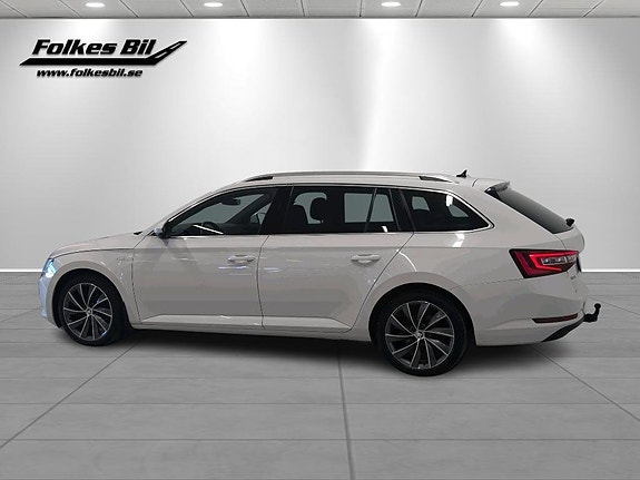 Skoda Superb 4 of 5