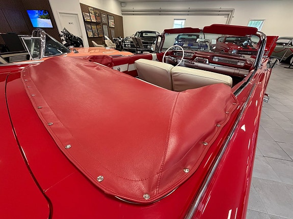Oldsmobile Dynamic 88 9 of 21