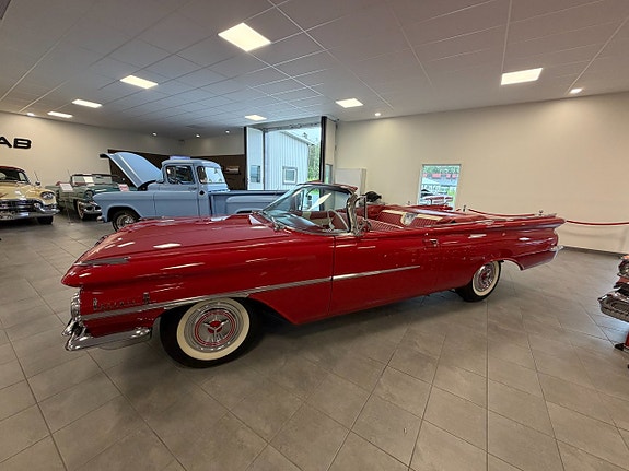 Oldsmobile Dynamic 88 2 of 21