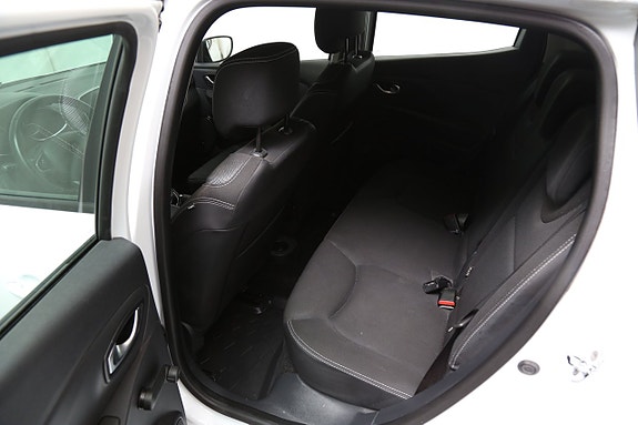 Renault Clio 24 of 24