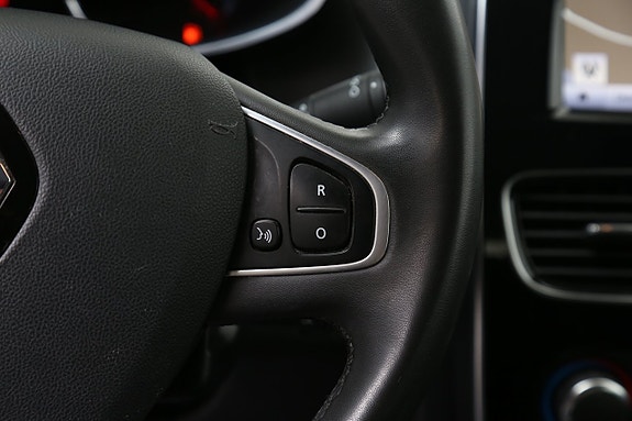 Renault Clio 21 of 24