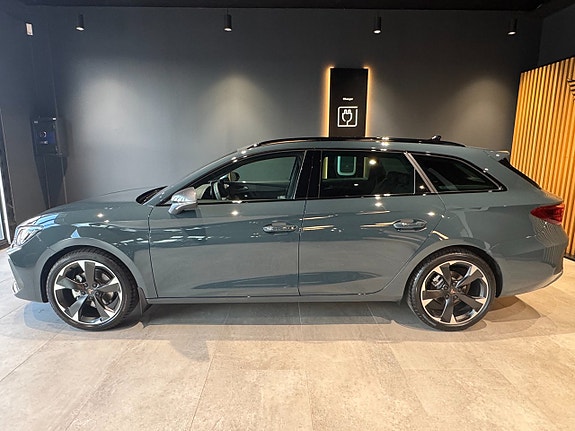 Cupra Leon 3 of 5