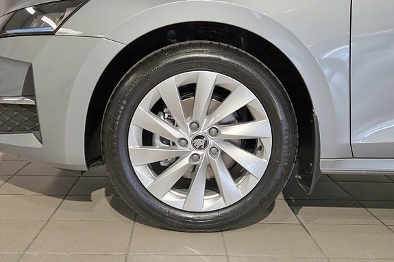 Skoda Octavia 3 of 5