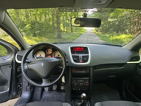 Peugeot 207 3 of 5