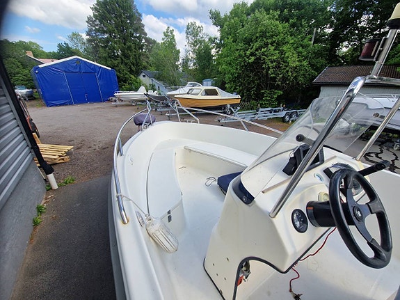 Uttern S52 Mercury 60 EFI -02 4 of 5