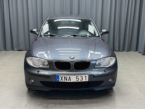 BMW 116i 2 of 5