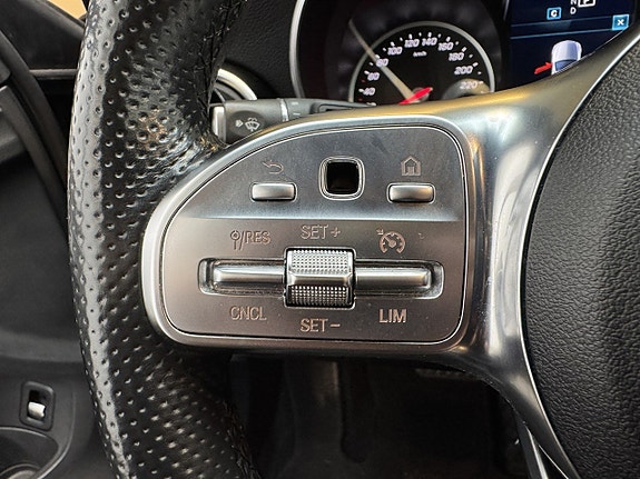 Mercedes-Benz C200 17 of 21