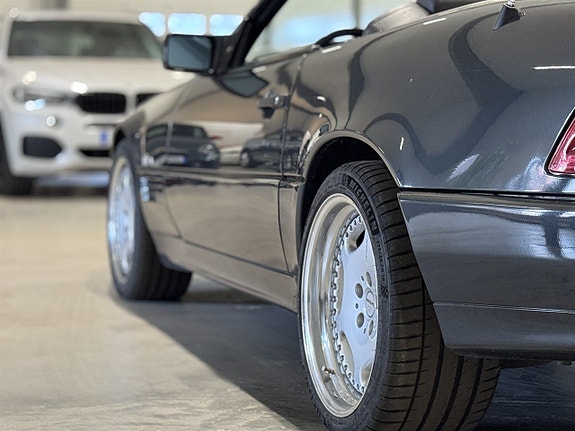 Mercedes-Benz SL500 5 of 5