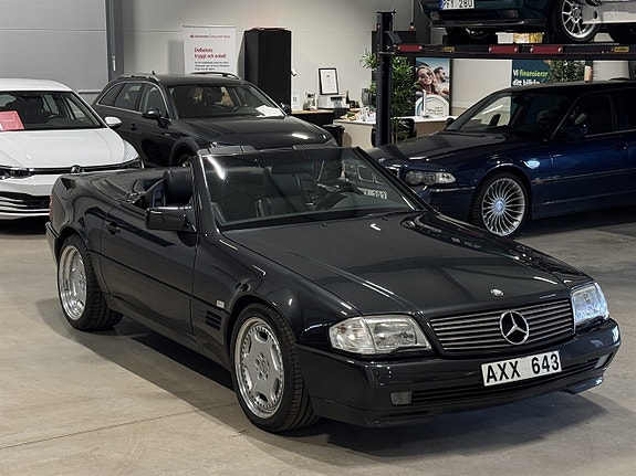 Mercedes-Benz SL500 2 of 5