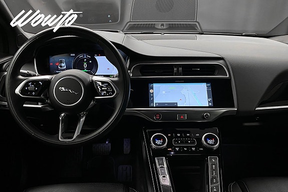 Jaguar I-PACE 22 of 24