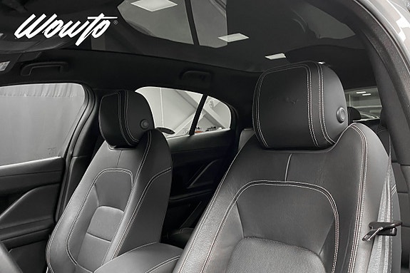 Jaguar I-PACE 12 of 24